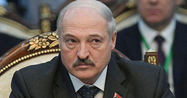 Лукашенко: В Белоруссии не будут приватизировать государственные СМИ.