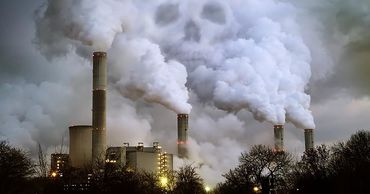 Еврокомиссия планирует сократить выбросы парниковых газов на 55% до 2030 года.