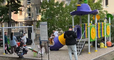 Două terenuri noi de joacă au fost amenajate în Chișinău