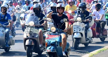 Roma celebrează 80 de ani de Vespa, unul dintre simbolurile Italiei