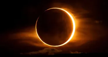 Capriciul unui șef de stat: A zburat până în Spania ca să vadă eclipsa de Soare
