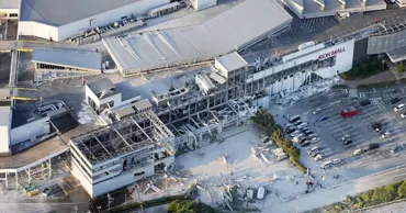 Un mall s-a prăbușit după cutremurul din Japonia. Oameni blocați în interior