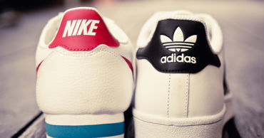Nike и Adidas бьют тревогу: пошлины Трампа грозят ростом цен на обувь