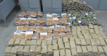 Молдаванин вез контрабандой в ЕАЭС 400 килограммов орехов и сухофруктов.