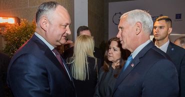 Додон провел короткую беседу с вице-президентом США.