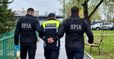 В Молдове задержали полицейского: помогал водителям за взятки