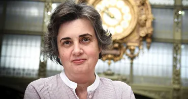 Директор Лувра подала прошение об отставке