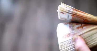 Rușii își țin banii la saltea: Noua problemă a economiei de război