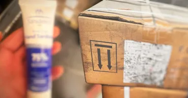 На таможне в Кишиневе изъяли почти 15 тонн просроченного антисептика для рук