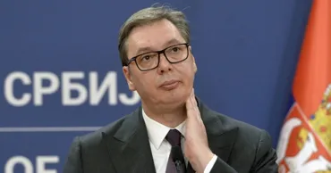 Самолет Вучича совершил вынужденную посадку в Баку