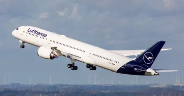 Lufthansa повысит цены, чтобы покрыть дополнительные расходы на авиатопливо
