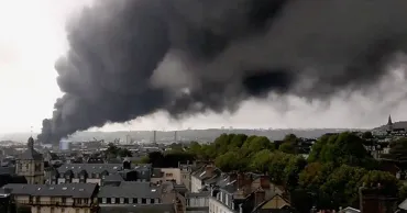 Un nor toxic a acoperit un oraș spaniol după o explozie la o fabrică chimică