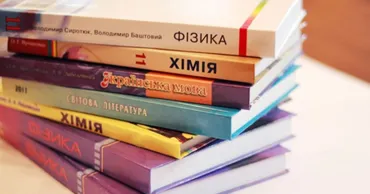 Для украинских школьников в Молдове учителя сами переводят учебники