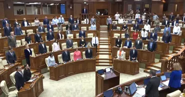 Minut de reculegere în Parlament pentru victimele atentatelor din 11 septembrie 2001