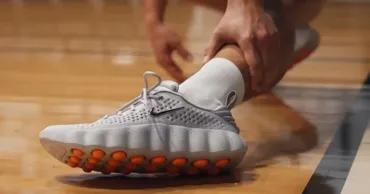 Nike a lansat adidași împotriva anxietății