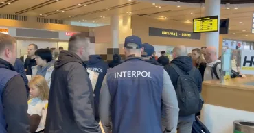Un bărbat căutat internațional pentru jaf și fraudă, extrădat din Moldova în Cehia
