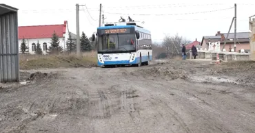 В Бельцах отремонтированная по новой технологии улица после зимы превратилась в грязь