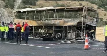 В Турции при пожаре в пассажирском автобусе погибли 8 человек