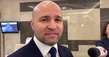 Чеботарь прокомментировал свою инициативу по увеличению зарплат депутатам.