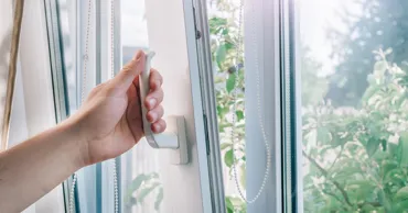 Cum aerisești eficient casa în sezonul rece fără să pierzi inutil căldura