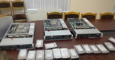 На таможне в Тудоре обнаружили незадекларированные серверы и жесткие диски