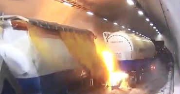 Четверо погибших, 43 пострадавших: масштабная авария в Корее попала на видео.