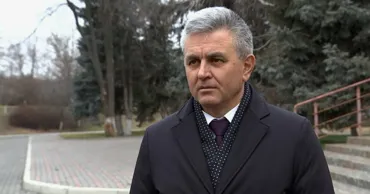 За 2 месяца до завершения мандата Красносельский увеличил выплаты экс-главам региона