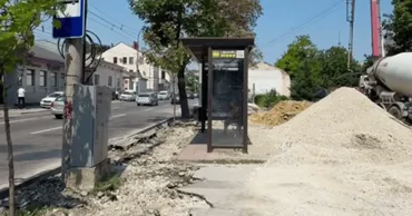 В Кишинёве продолжаются работы по восстановлению сквера на улице Букурешть