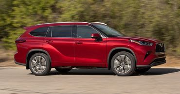Toyota Highlander 2020 оказался небезопасен. Фото: carsuv.ru.