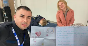 Сотрудник аэропорта Кишинёва помог семье из Украины и получил неожиданный подарок