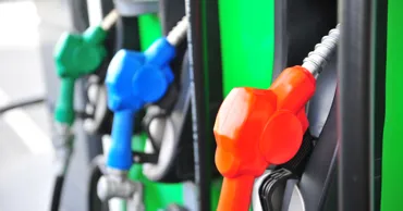 În februarie, prețurile la benzină au crescut cu 70 de bani pe litru, iar la motorină cu 80 de bani