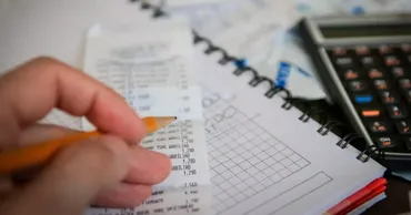 В августе налоговая проверит такси, рестораны, рынки и онлайн-торговлю