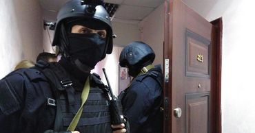 Обыск проходит в квартире оппозиционера Алексея Навального.
