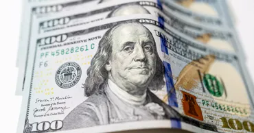 Prognoza BNM: Dolarul se va deprecia mai puțin în acest an