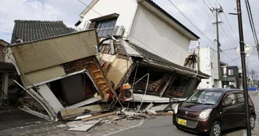 Cel puțin 13 morți după cutremurul din Japonia. Salvatorii caută dispăruții