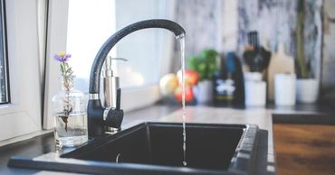 В Чадыр-Лунге проводят дезинфекцию воды. Фото: gagauzinfo.md.