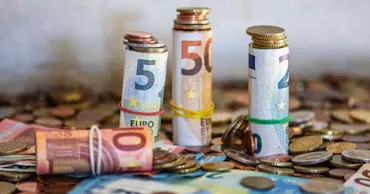 Curs valutar 7 iulie 2026: Cât valorează un euro și un dolar