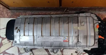 Șofer din Moldova, prins la graniță cu două baterii hibride furate în Germania