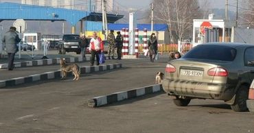 Украина решила закрыть три КПП на границе с Молдовой.