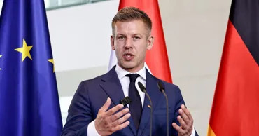 Politico: Венгрия больше не будет блокировать заявку Украины на членство в ЕС