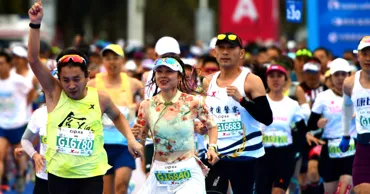Doi maratoniști din China au fost descalificați pentru că fumau în timpul cursei