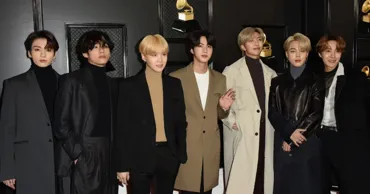 Дембельский аккорд BTS: отслужившие звезды К‑поп вернулись на сцену в Сеуле