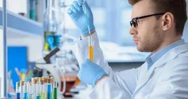 Новый препарат удвоил продолжительность жизни при раке: его одобрили в США