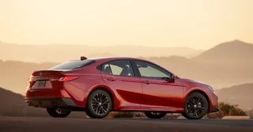 Toyota собирается нарастить объём производства RAV4 и Camry