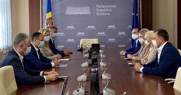 Pro Moldova и партия „Шор” обсудили необходимость отставки правительства.