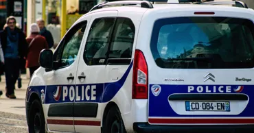 Zeci de elevi români aflați într-o excursie în Franța au fost prădați de hoți
