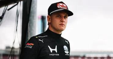Fiul lui Schumacher, implicat într-un accident la deschiderea sezonului IndyCar