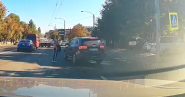 В Кишиневе две женщины за рулем не уступили дорогу пешеходу