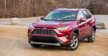 Toyota отзовет 44 000 автомобилей из-за трещины в двигателе