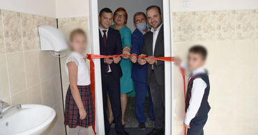 В Рышканском районе торжественно открыли школьный туалет.